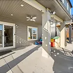 Private Suite With Free Banff Pass, Netflix, Patio, Sleeps 4