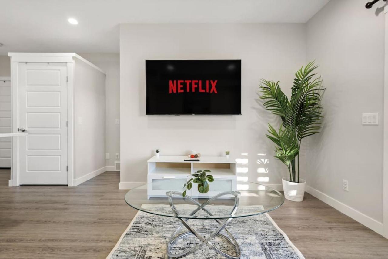 Private With Free Banff Pass, Netflix, Patio, Sleeps 4 *