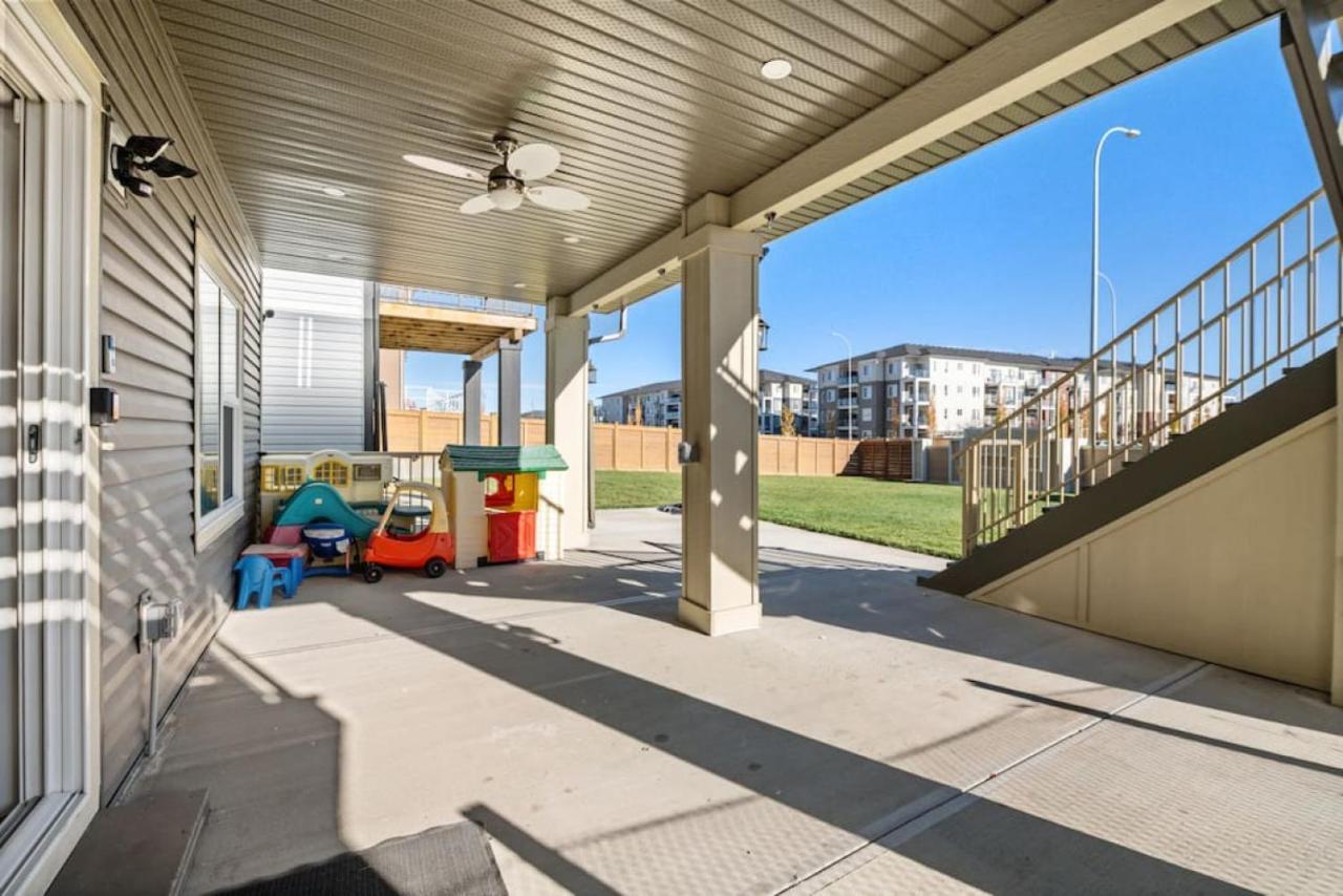 Private With Free Banff Pass, Netflix, Patio, Sleeps 4 Calgary