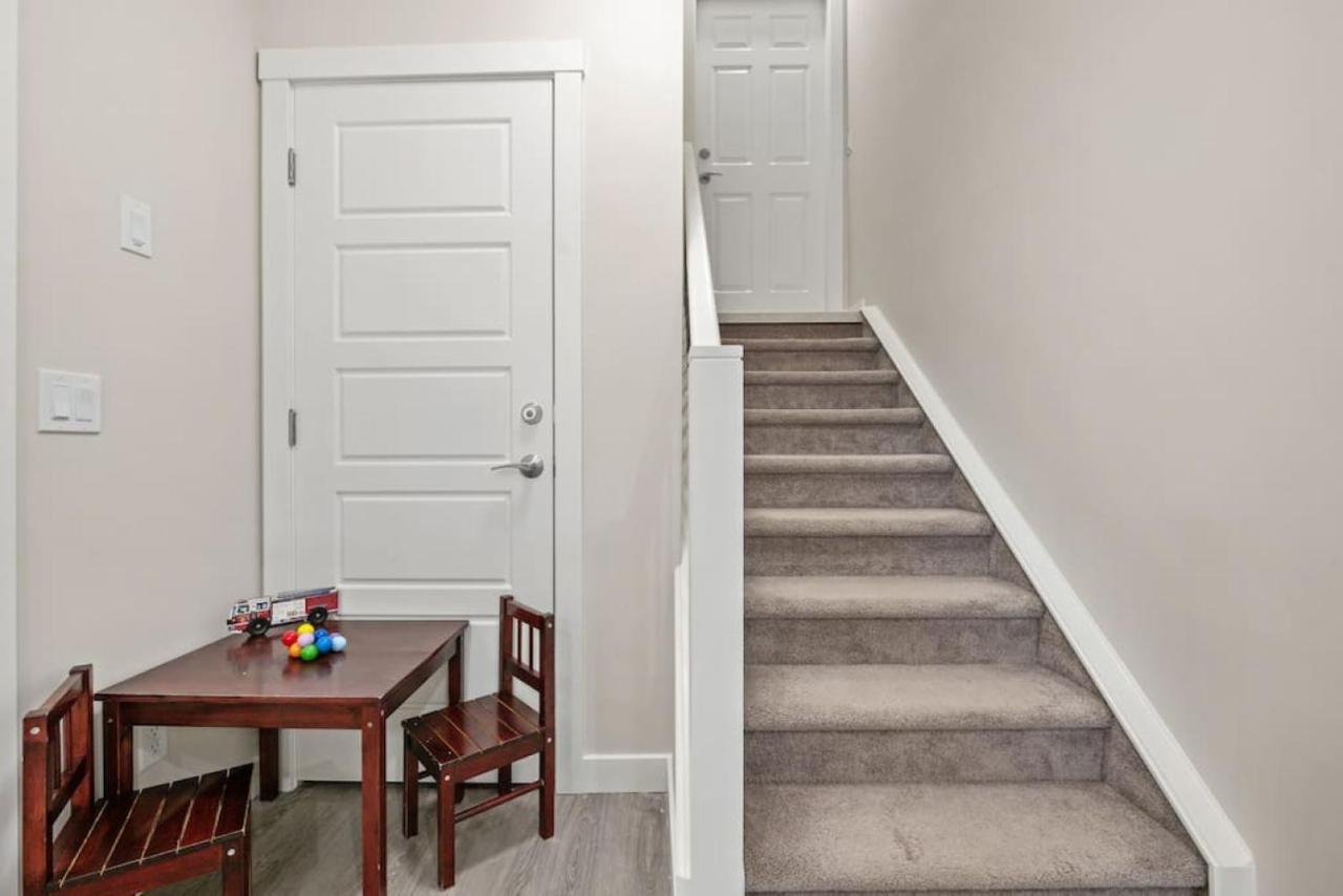 Apartment Private With Free Banff Pass, Netflix, Patio, Sleeps 4